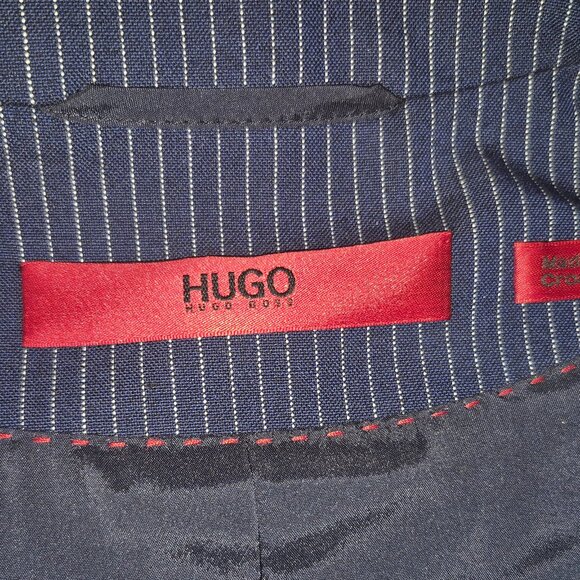 NWOT Hugo Boss Navy with White Pinstripes Blazer (10) - Picture 7 of 10